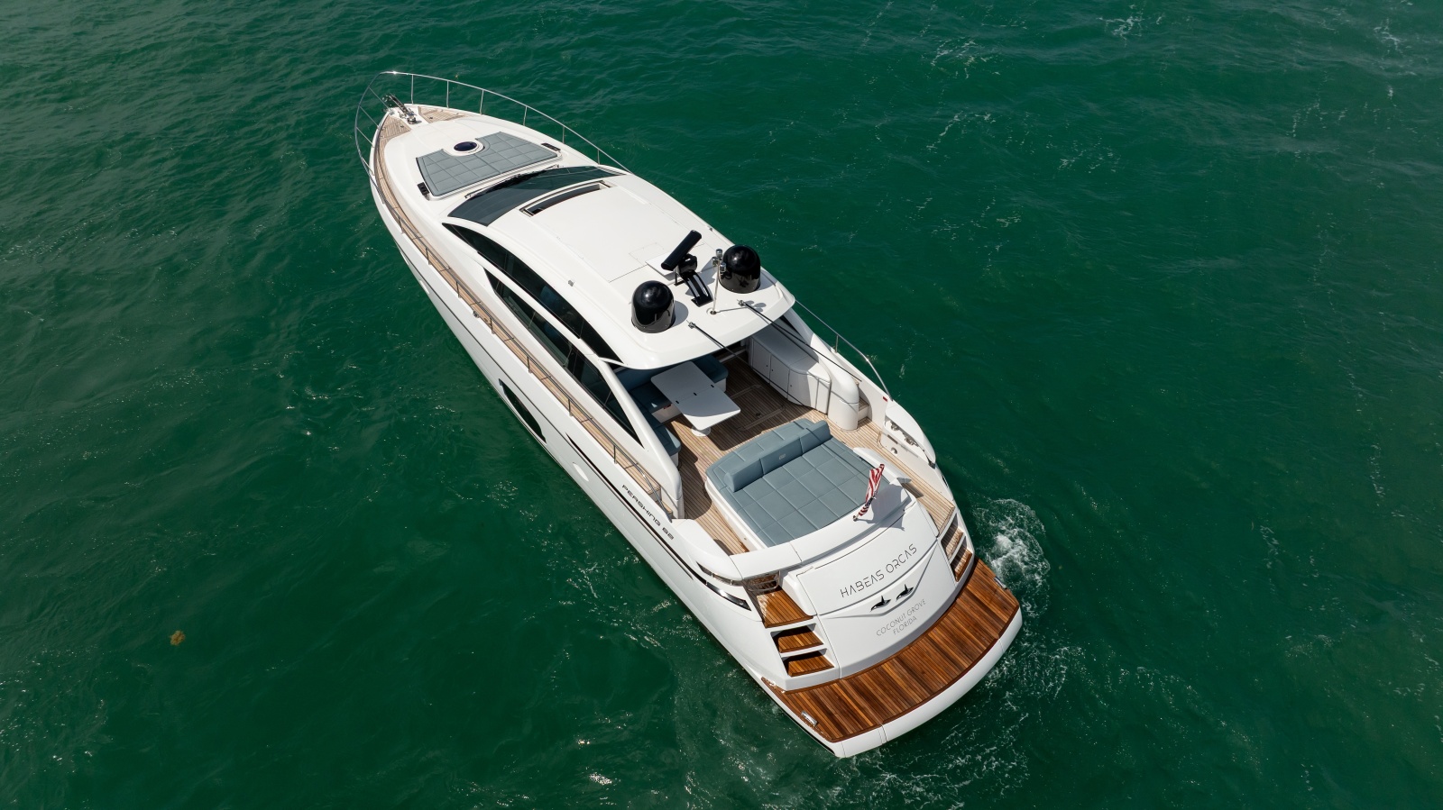 2020 Pershing 62