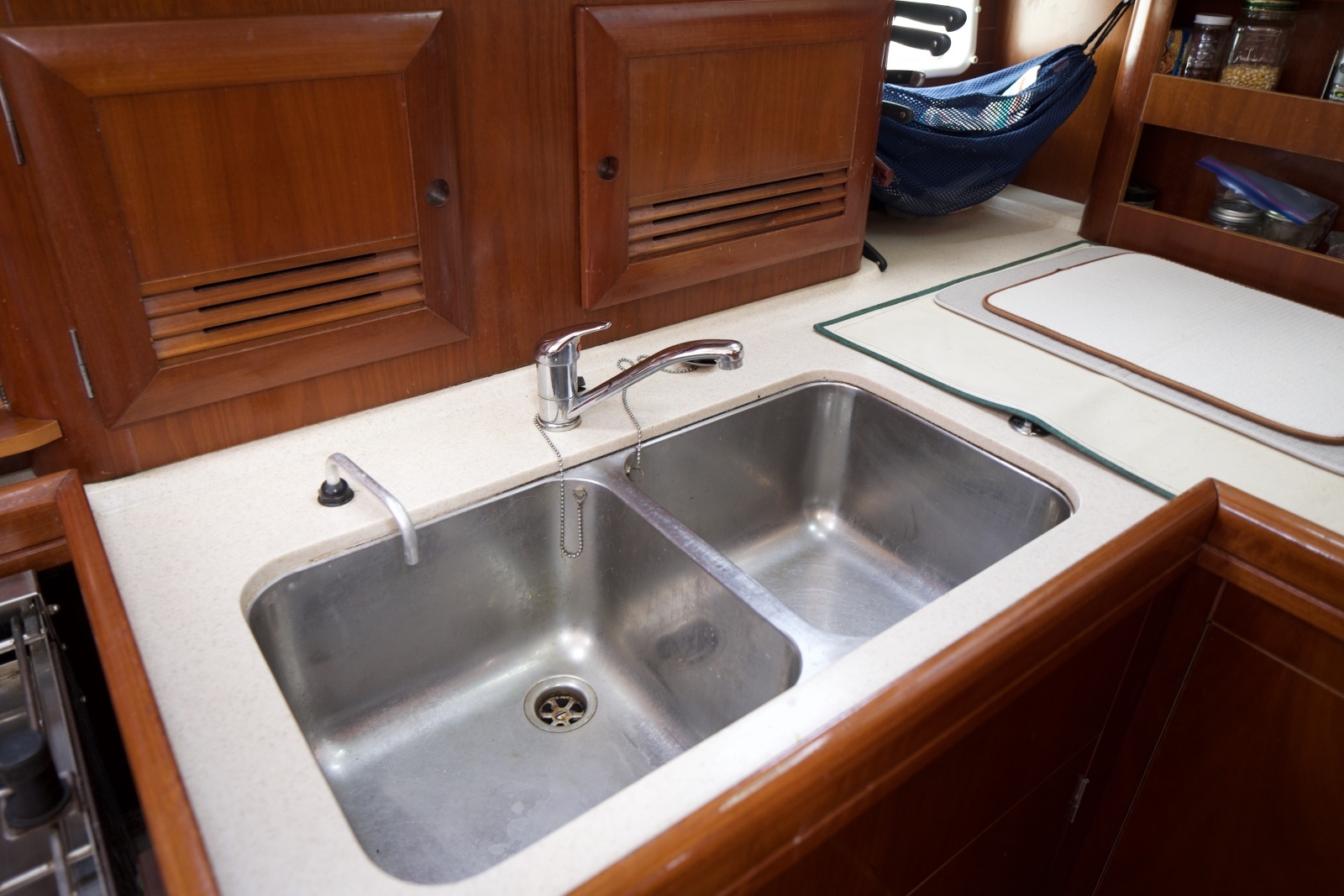 2005 Beneteau 423