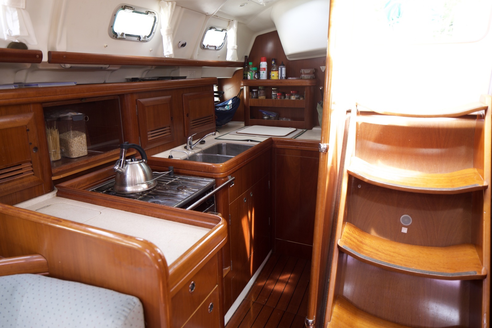2005 Beneteau 423