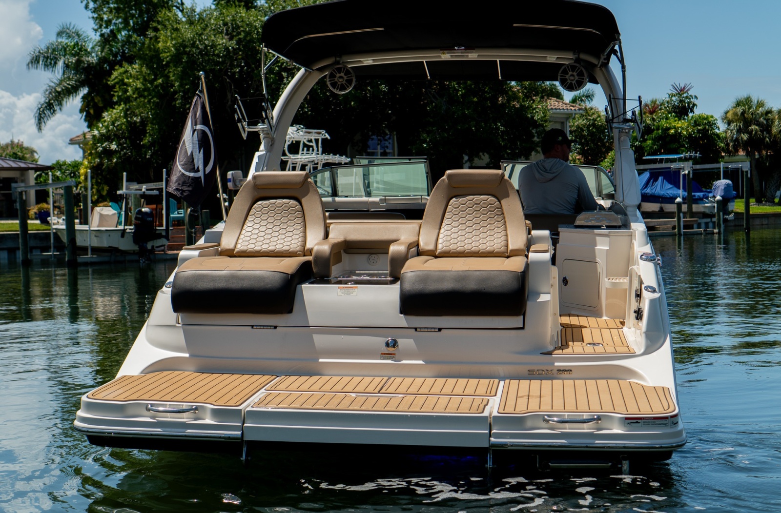 2022 Sea Ray SDX 290