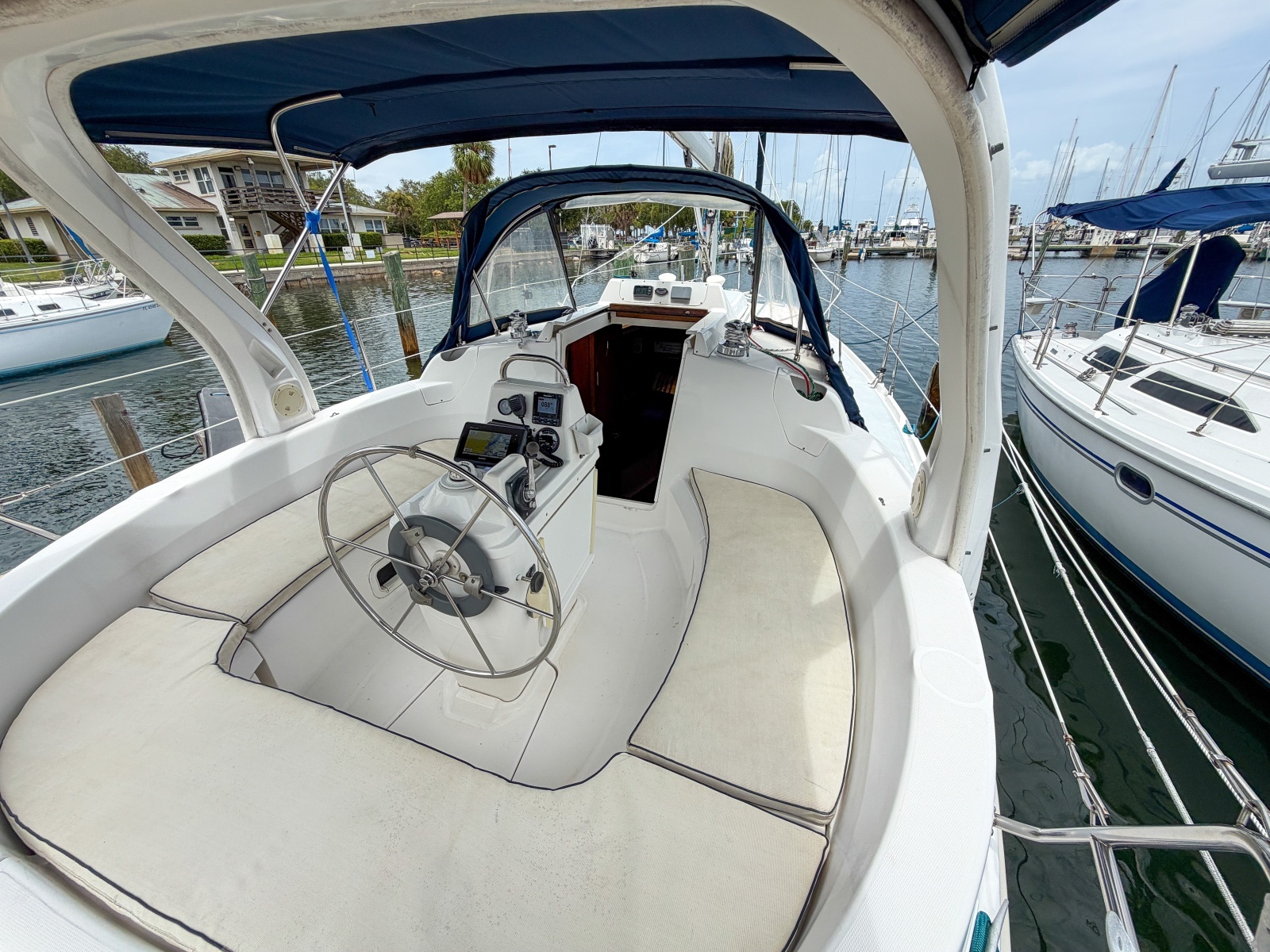 1999 Hunter 310