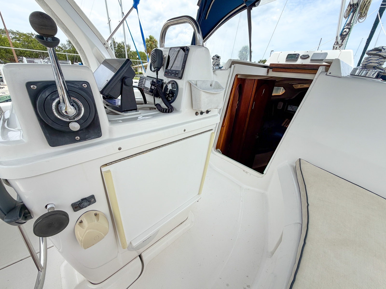 1999 Hunter 310