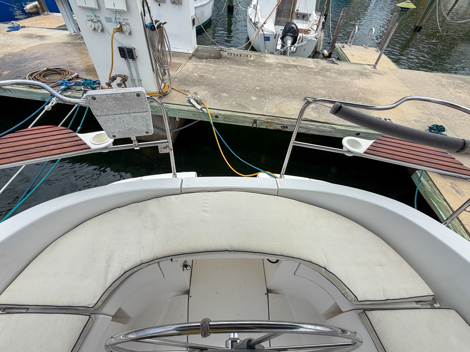 1999 Hunter 310
