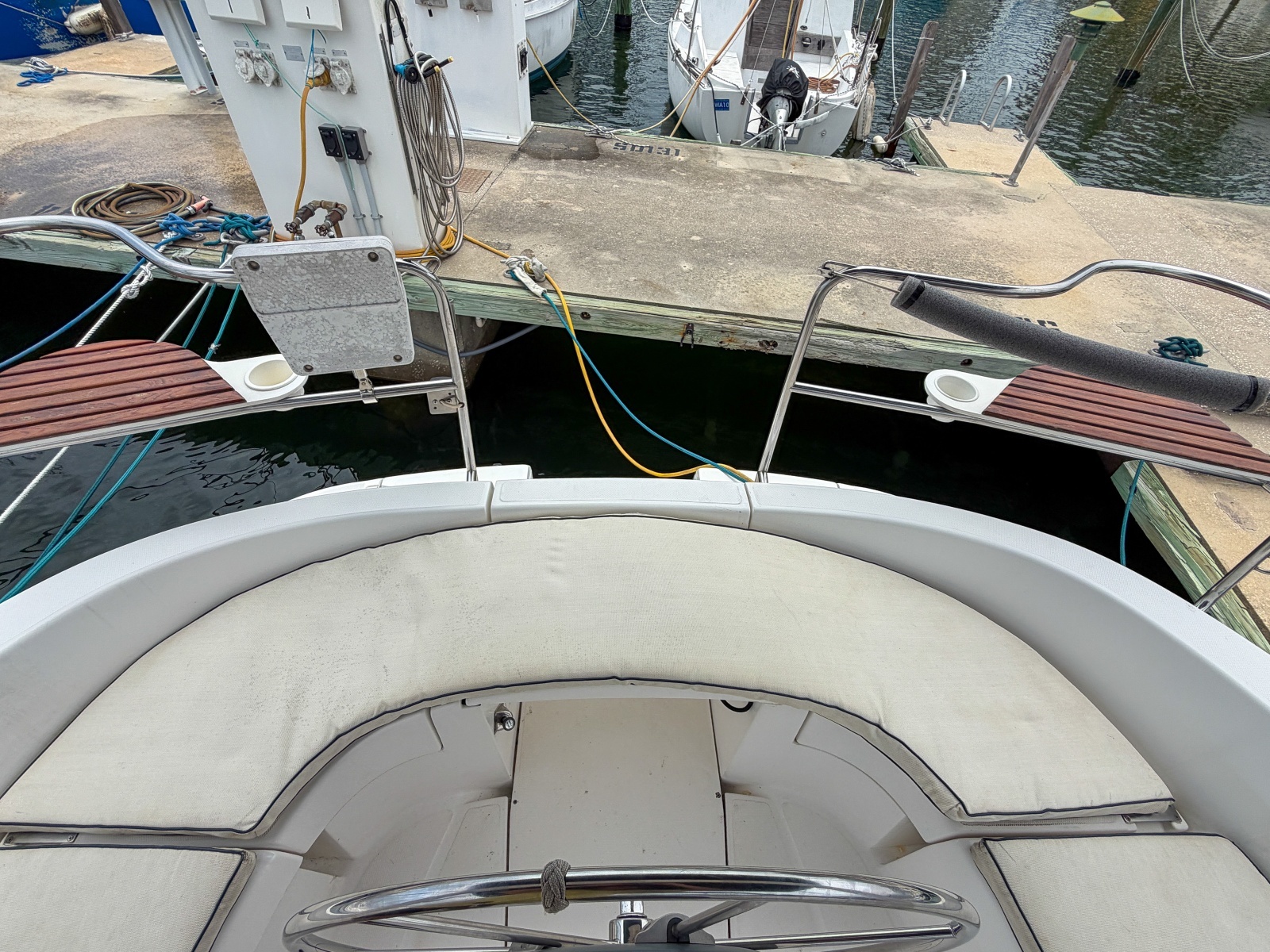 1999 Hunter 310