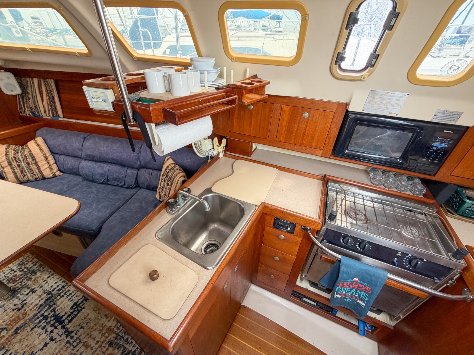 1999 Hunter 310