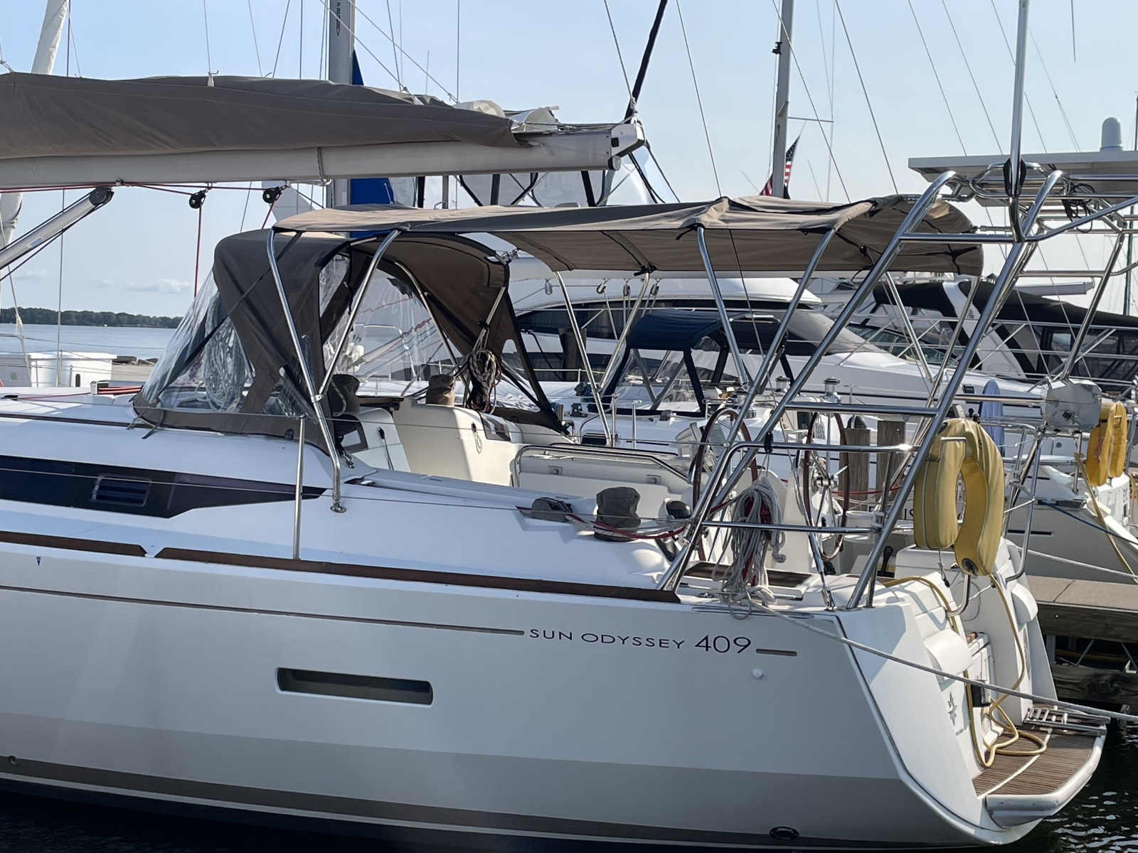 2011 Jeanneau Sun Odyssey 409