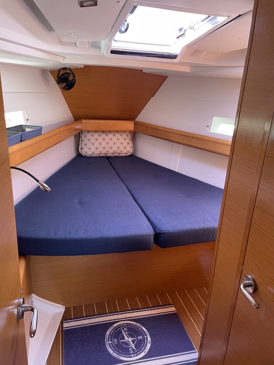 2011 Jeanneau Sun Odyssey 409