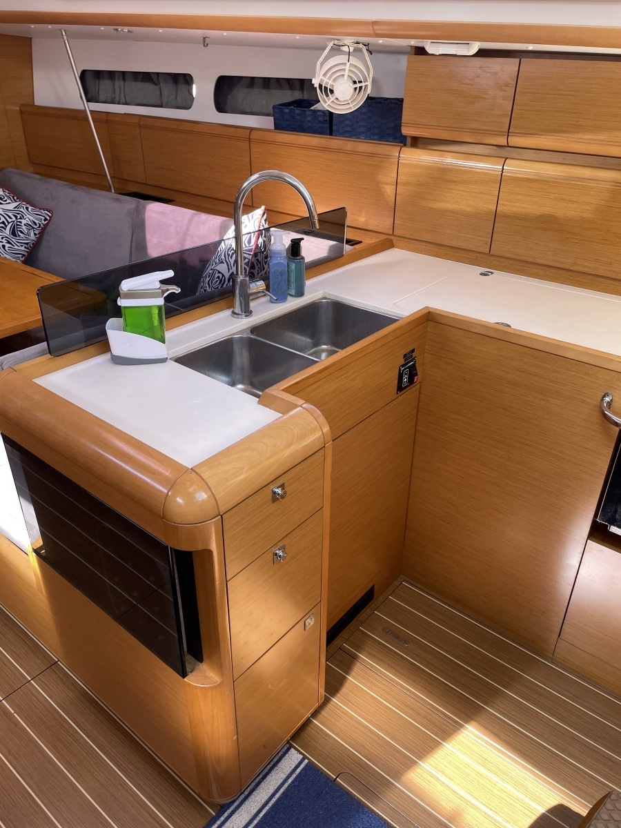2011 Jeanneau Sun Odyssey 409