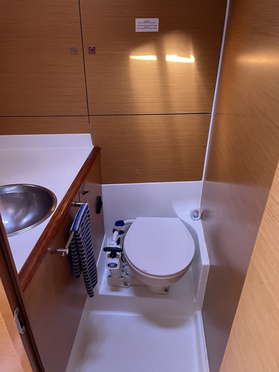 2011 Jeanneau Sun Odyssey 409