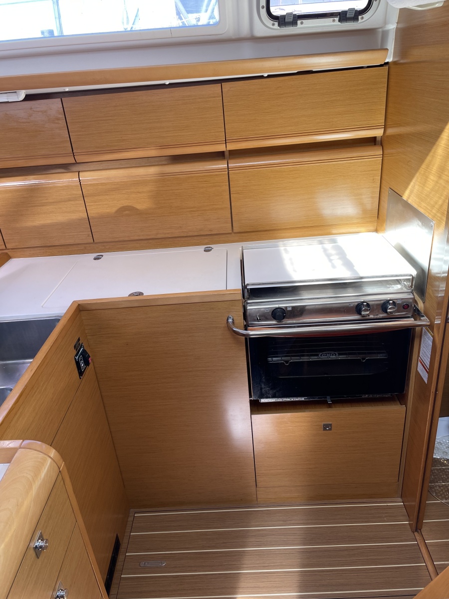 2011 Jeanneau Sun Odyssey 409