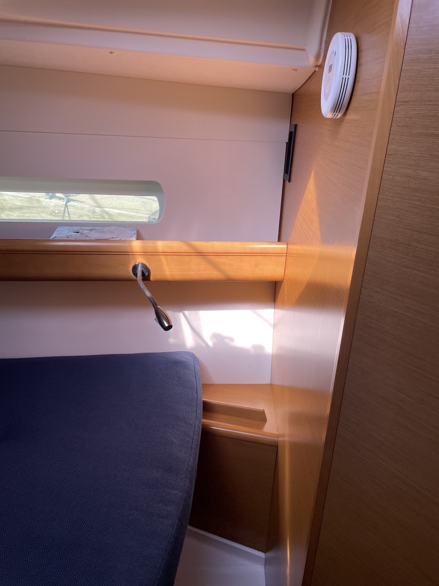 2011 Jeanneau Sun Odyssey 409