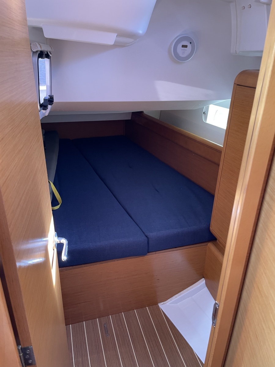 2011 Jeanneau Sun Odyssey 409