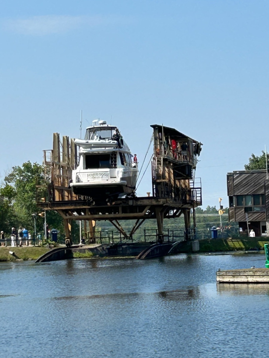 2002 Carver Voyager Pilothouse 530