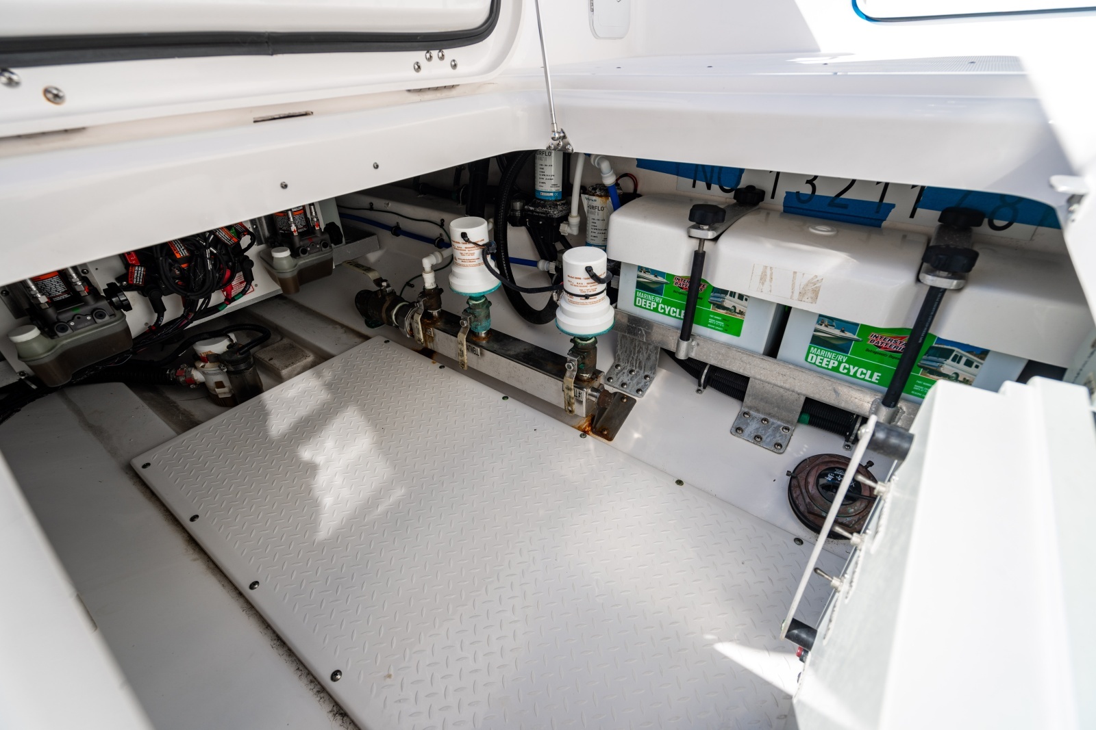2019 Everglades 355 Center Console