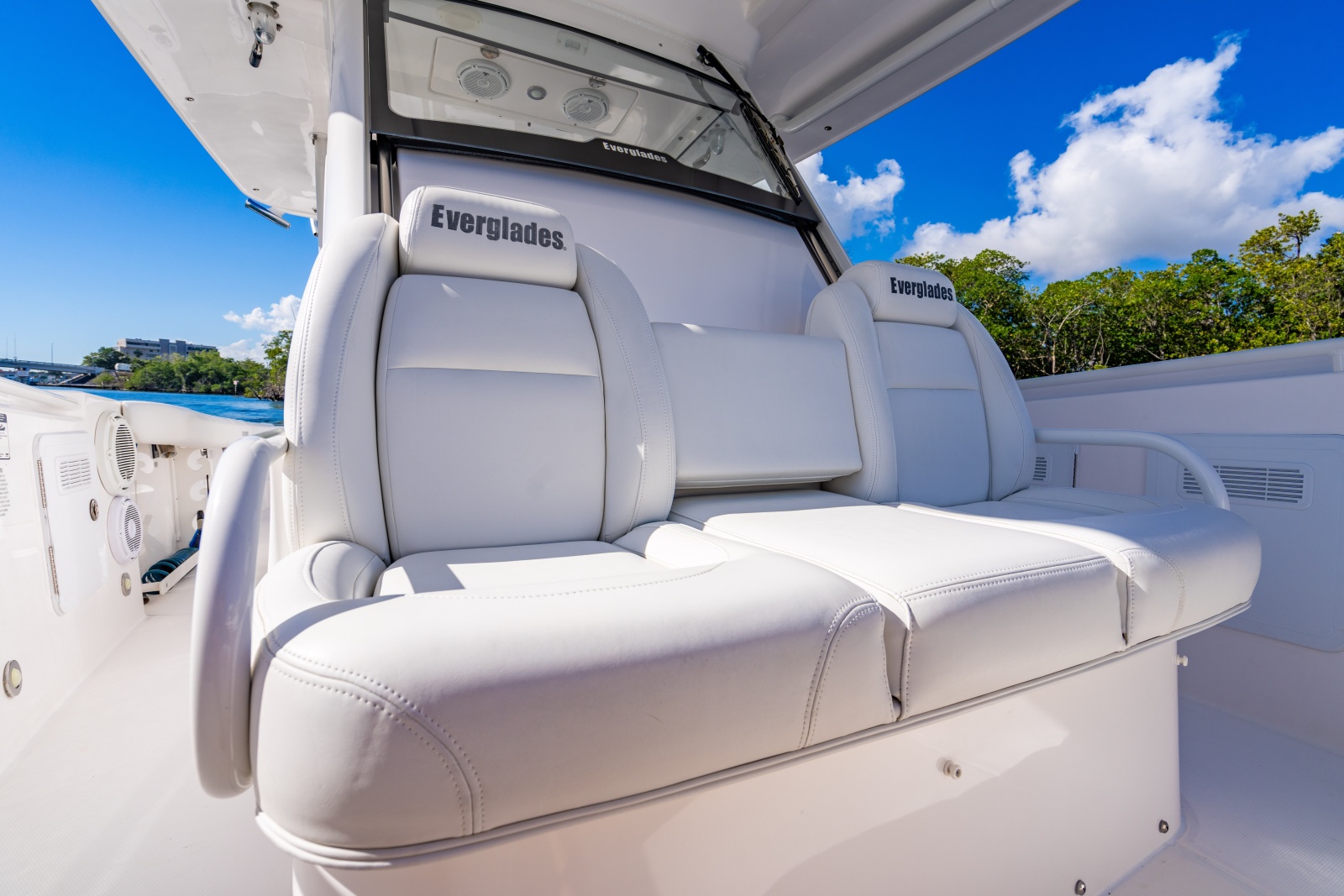 2019 Everglades 355 Center Console