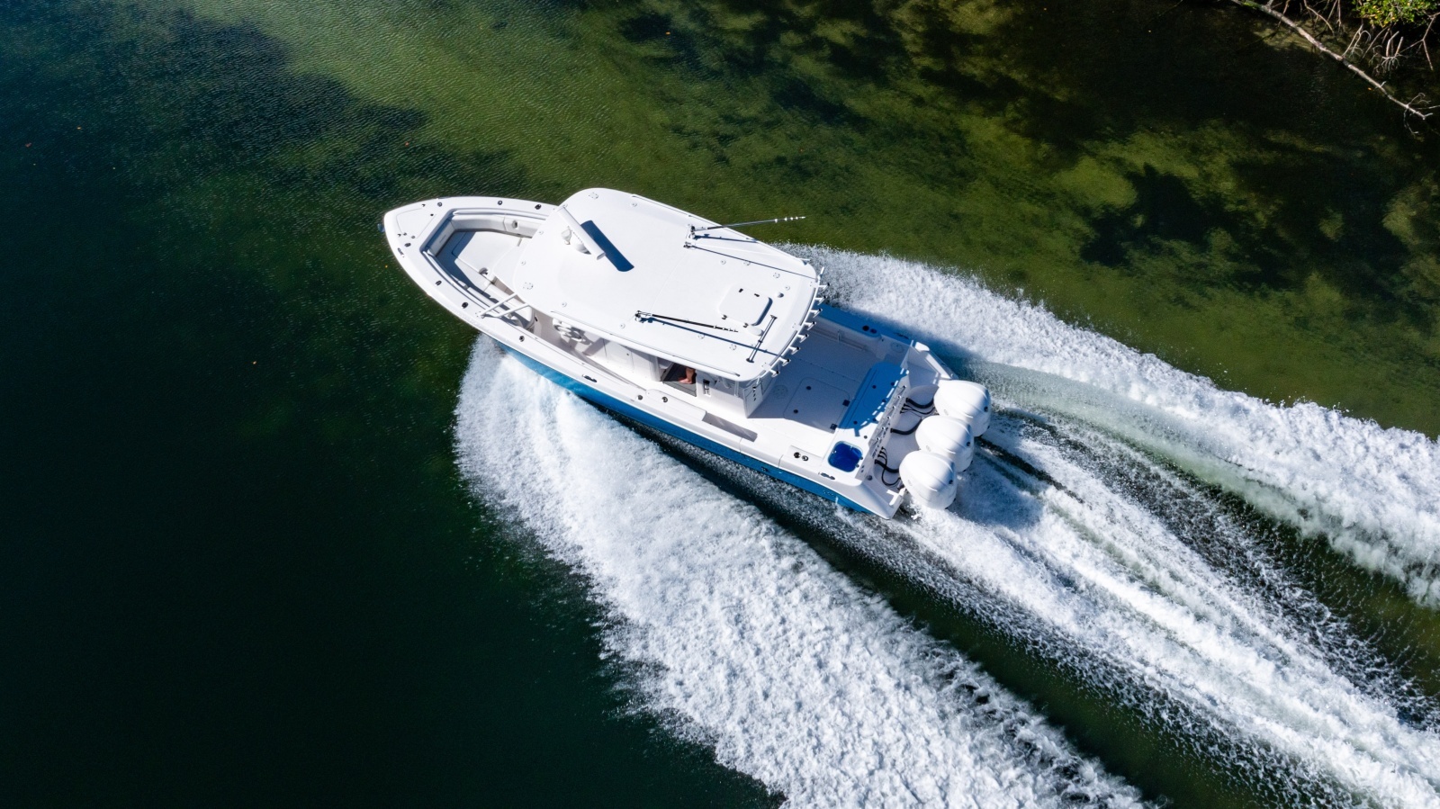 2019 Everglades 355 Center Console