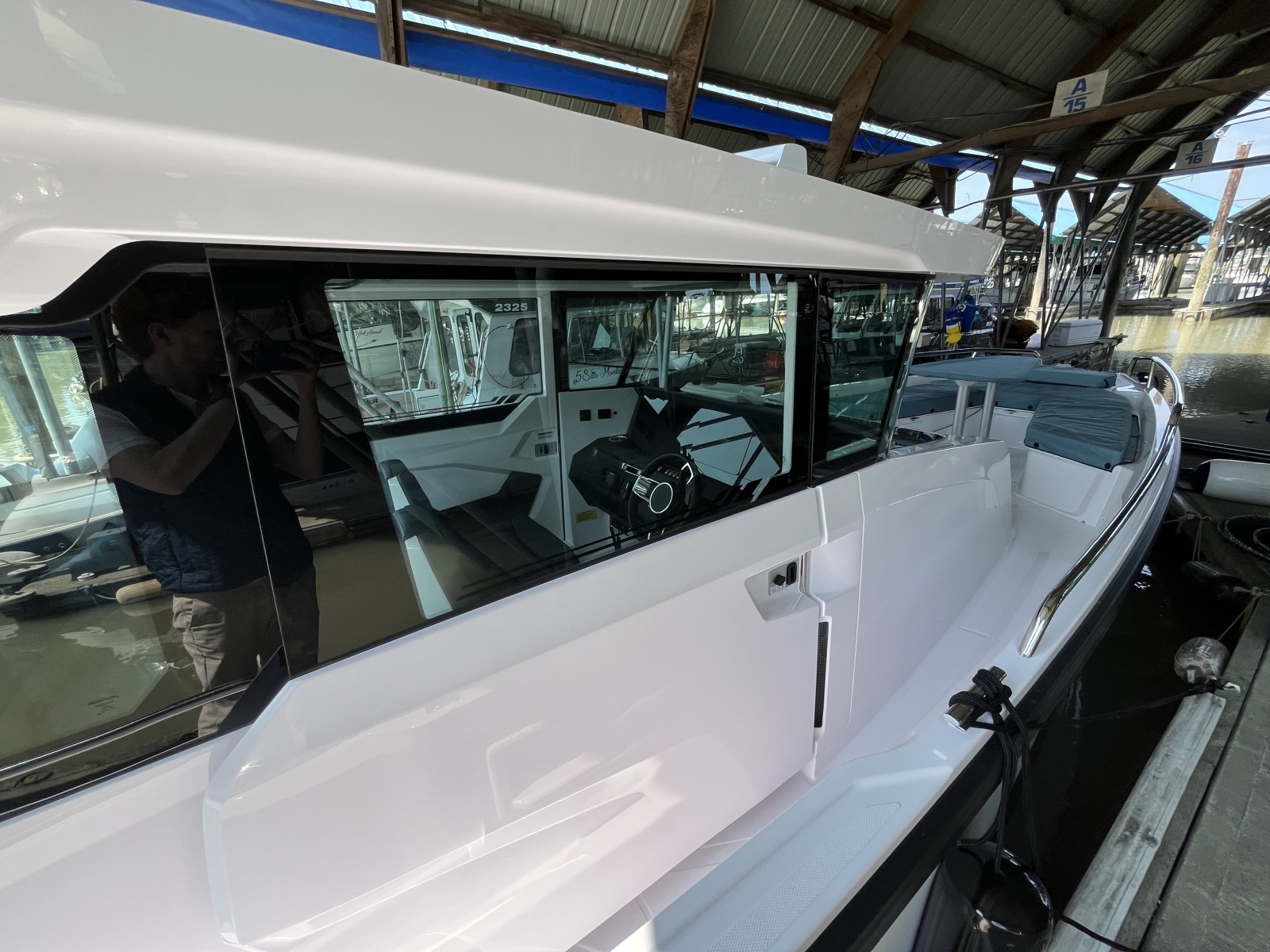 2025 Axopar 29 Cross Cabin XC