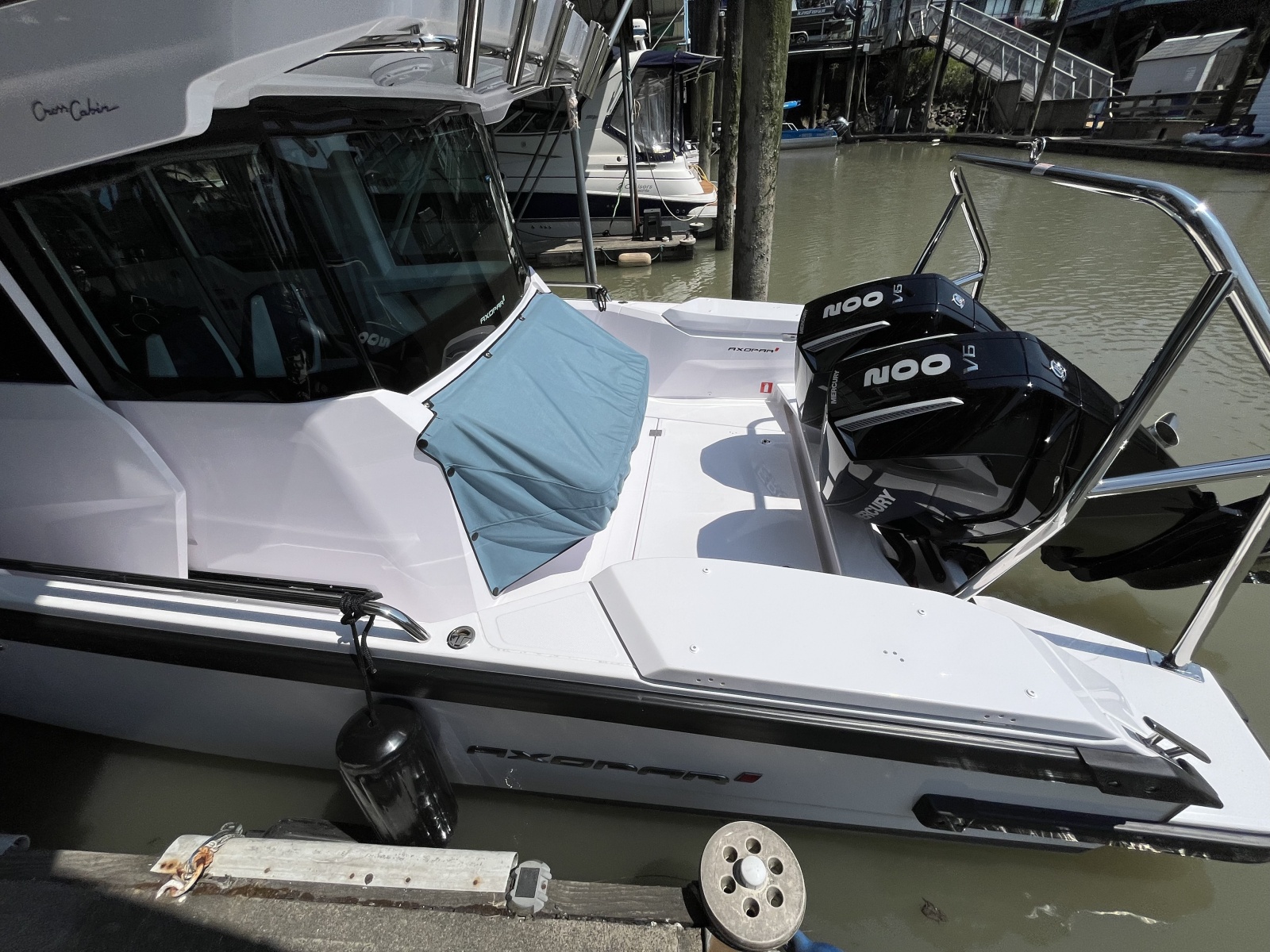 2025 Axopar 29 Cross Cabin XC
