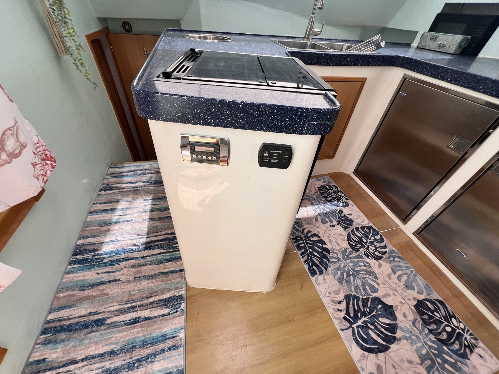 2008 Admiral 40 Cruiser
