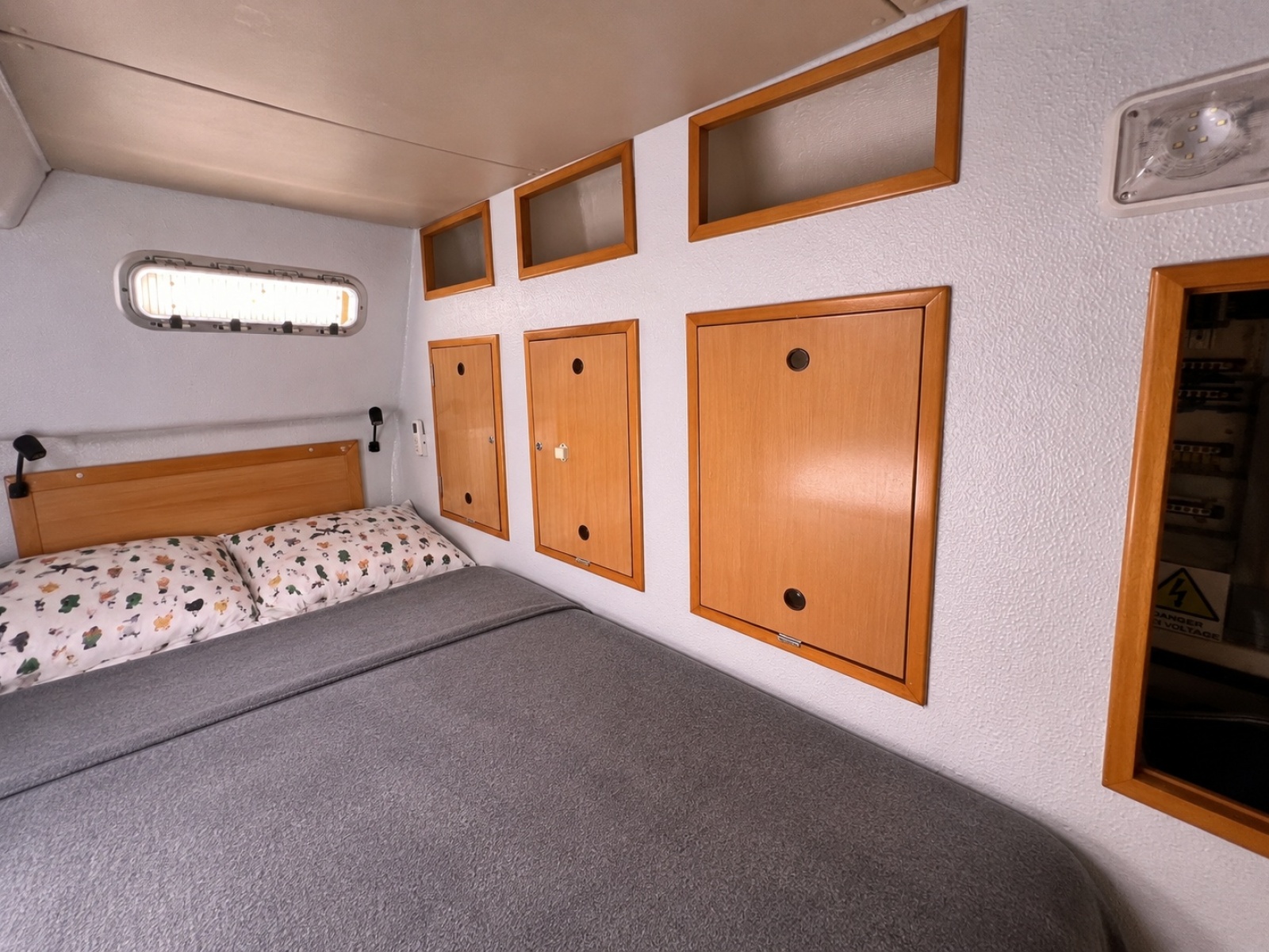 2008 Admiral 40 Cruiser