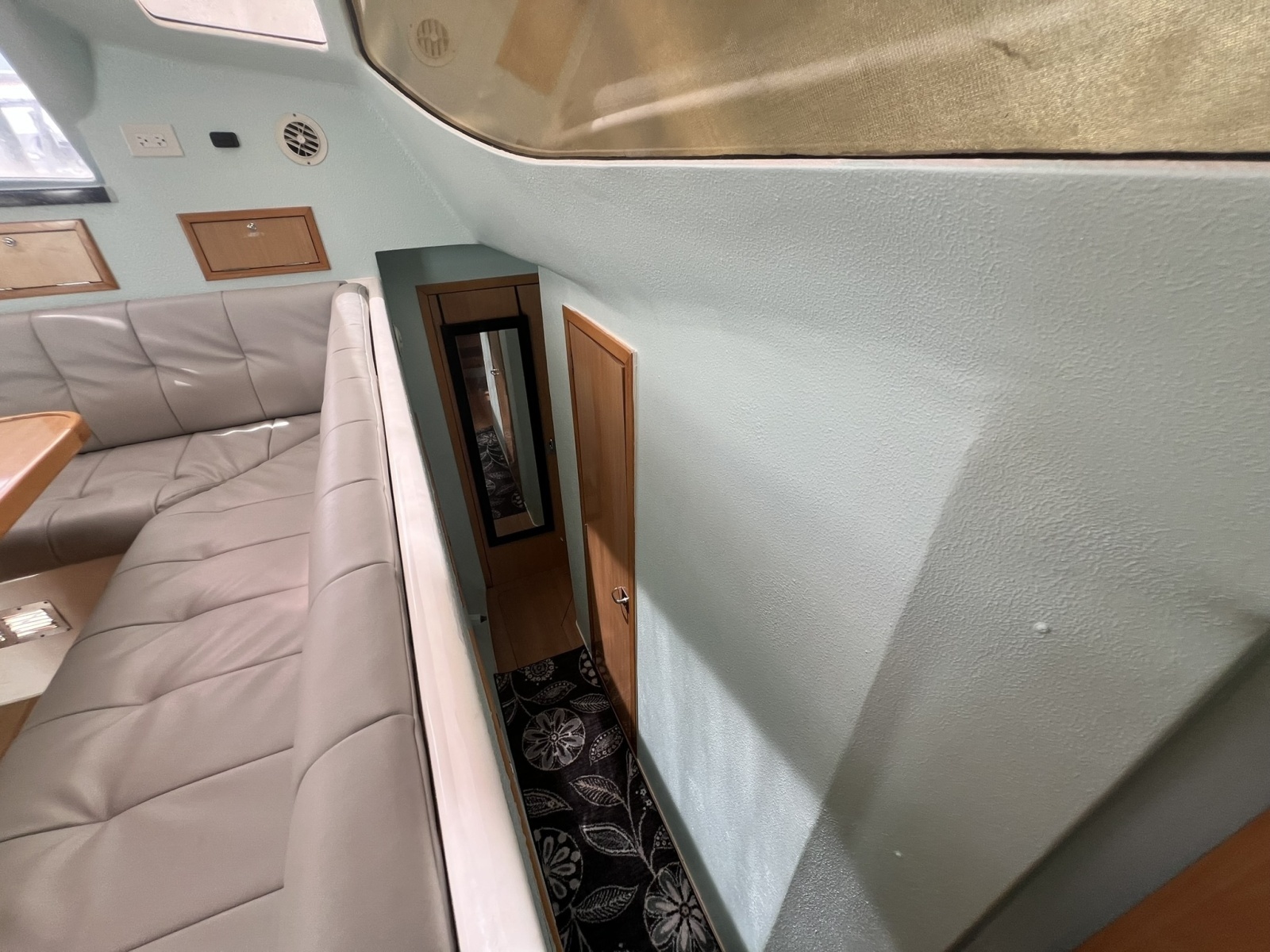 2008 Admiral 40 Cruiser