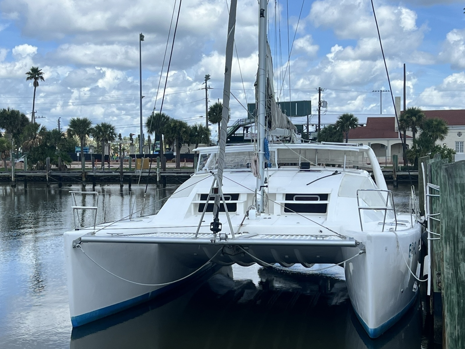 2008 Admiral 40 Cruiser