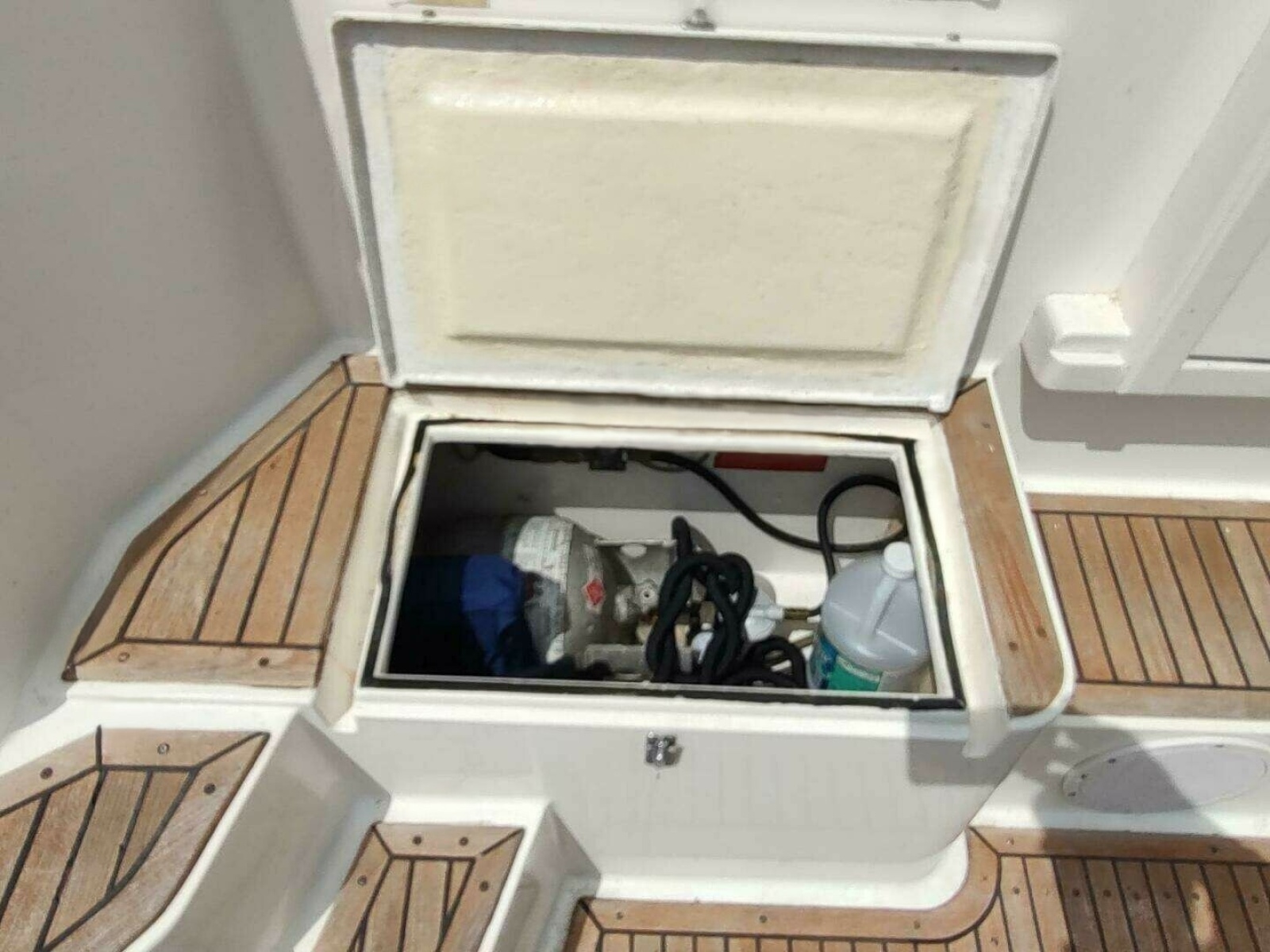 1996 Grand Banks Eastbay 40 Flybridge