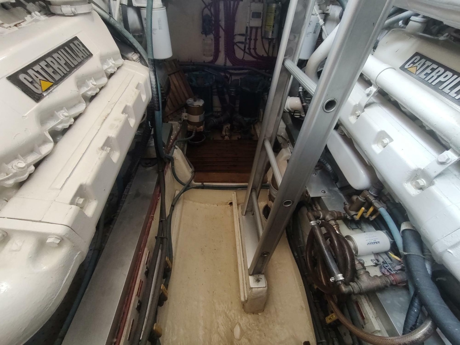 1996 Grand Banks Eastbay 40 Flybridge