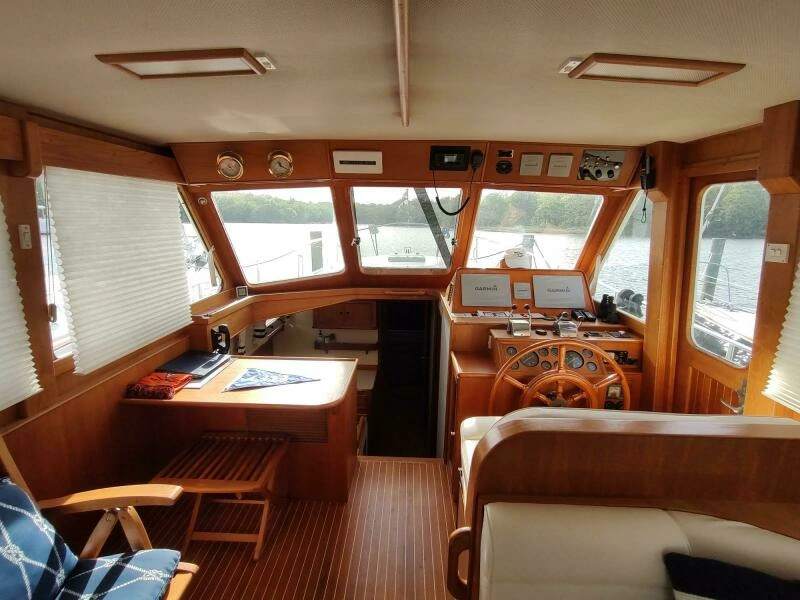 1996 Grand Banks Eastbay 40 Flybridge