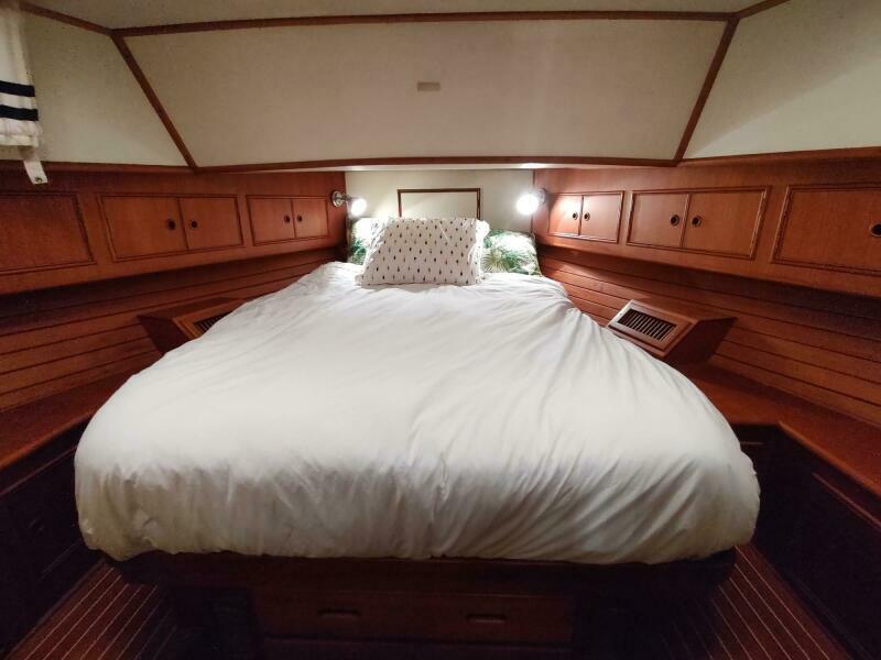 1996 Grand Banks Eastbay 40 Flybridge