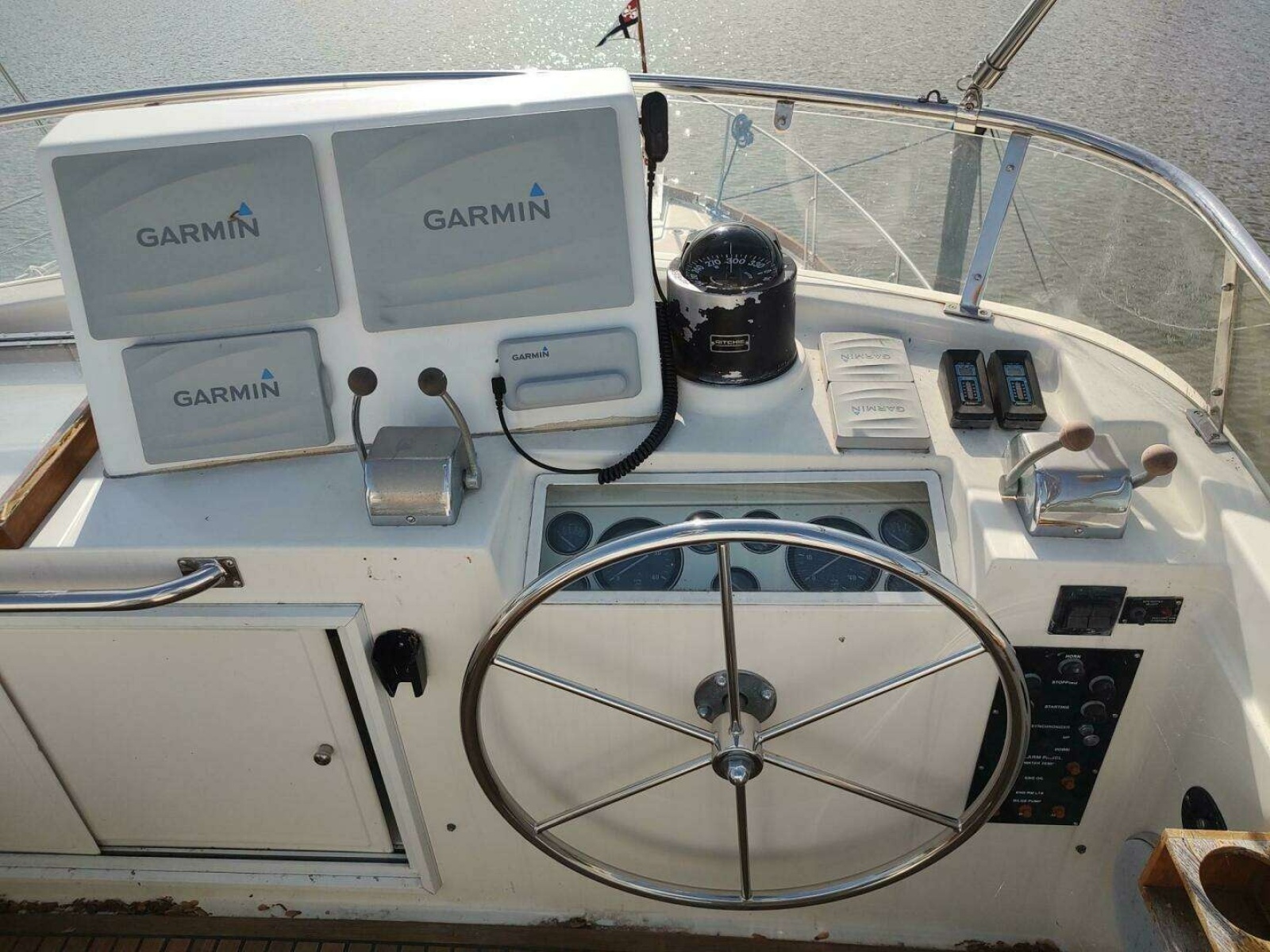 1996 Grand Banks Eastbay 40 Flybridge