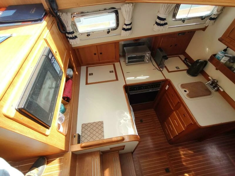 1996 Grand Banks Eastbay 40 Flybridge