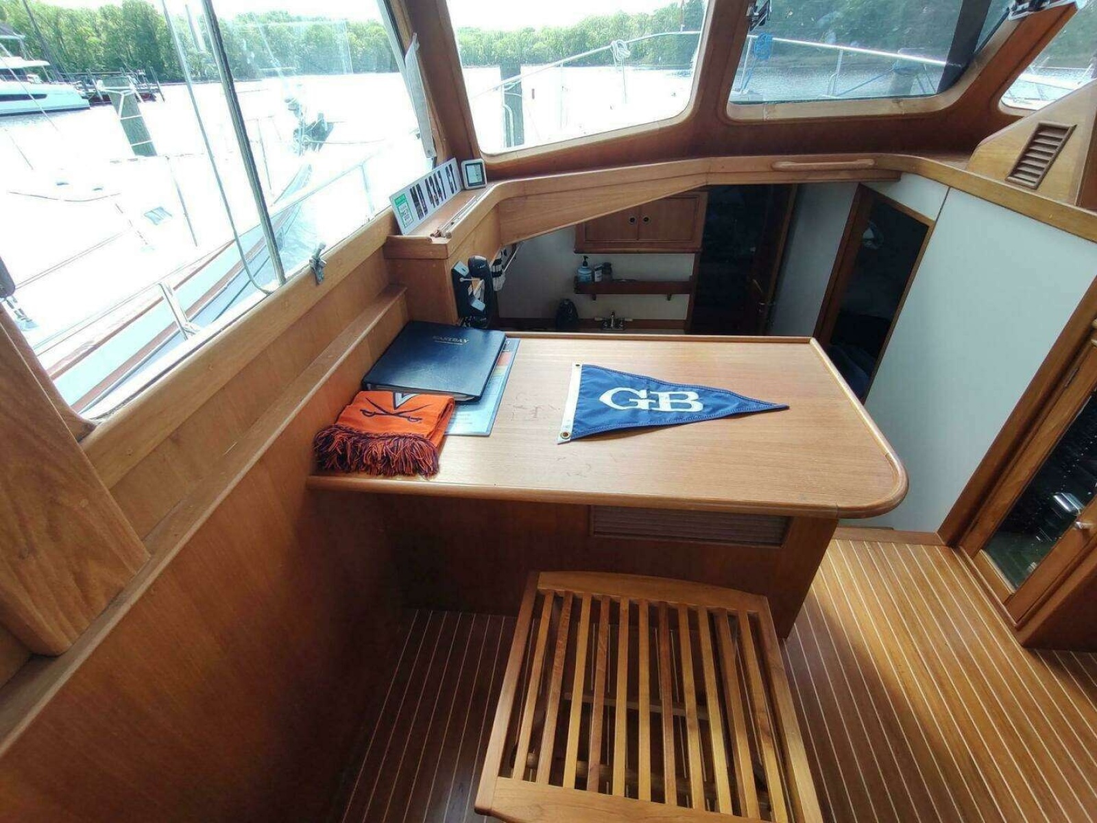 1996 Grand Banks Eastbay 40 Flybridge