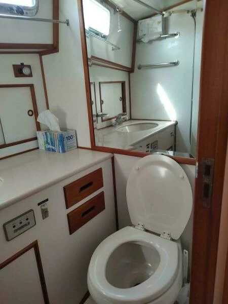 1996 Grand Banks Eastbay 40 Flybridge
