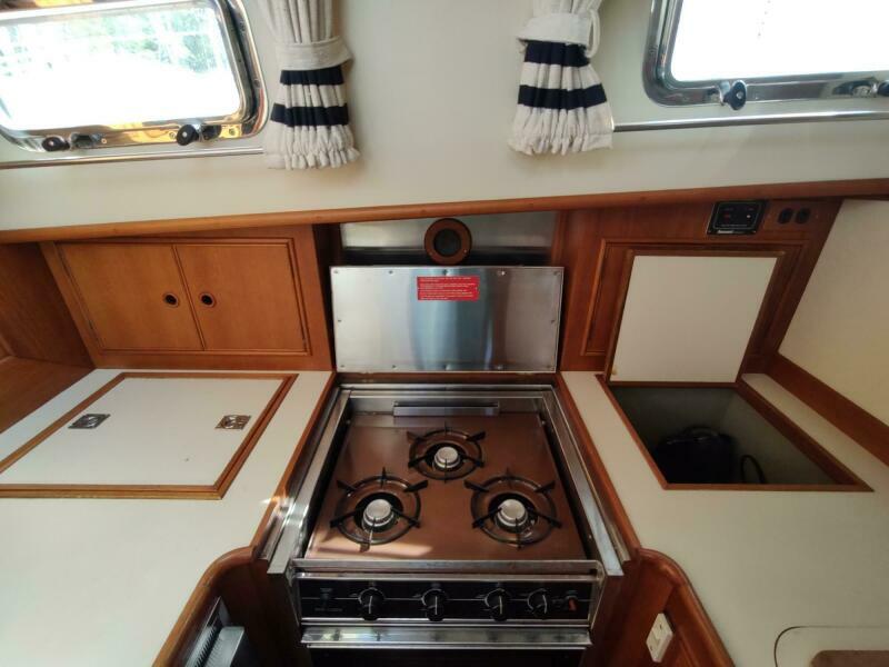 1996 Grand Banks Eastbay 40 Flybridge