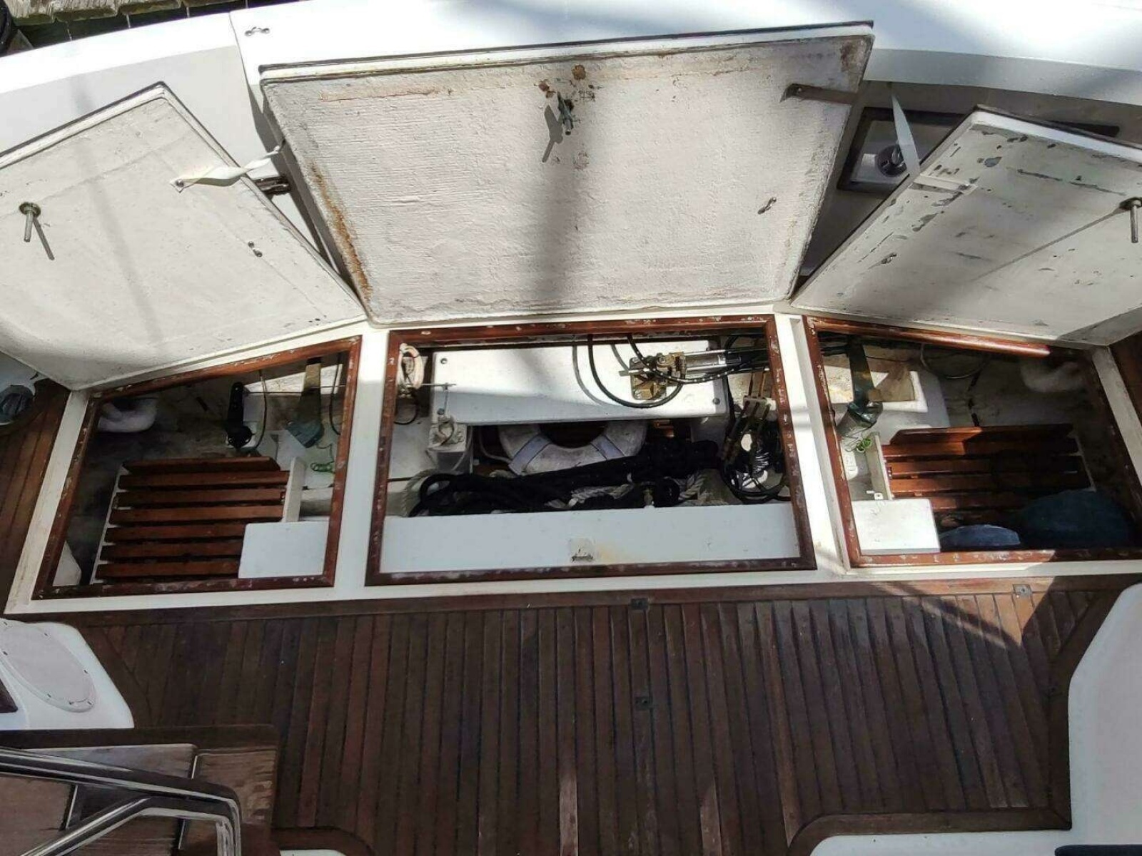 1996 Grand Banks Eastbay 40 Flybridge