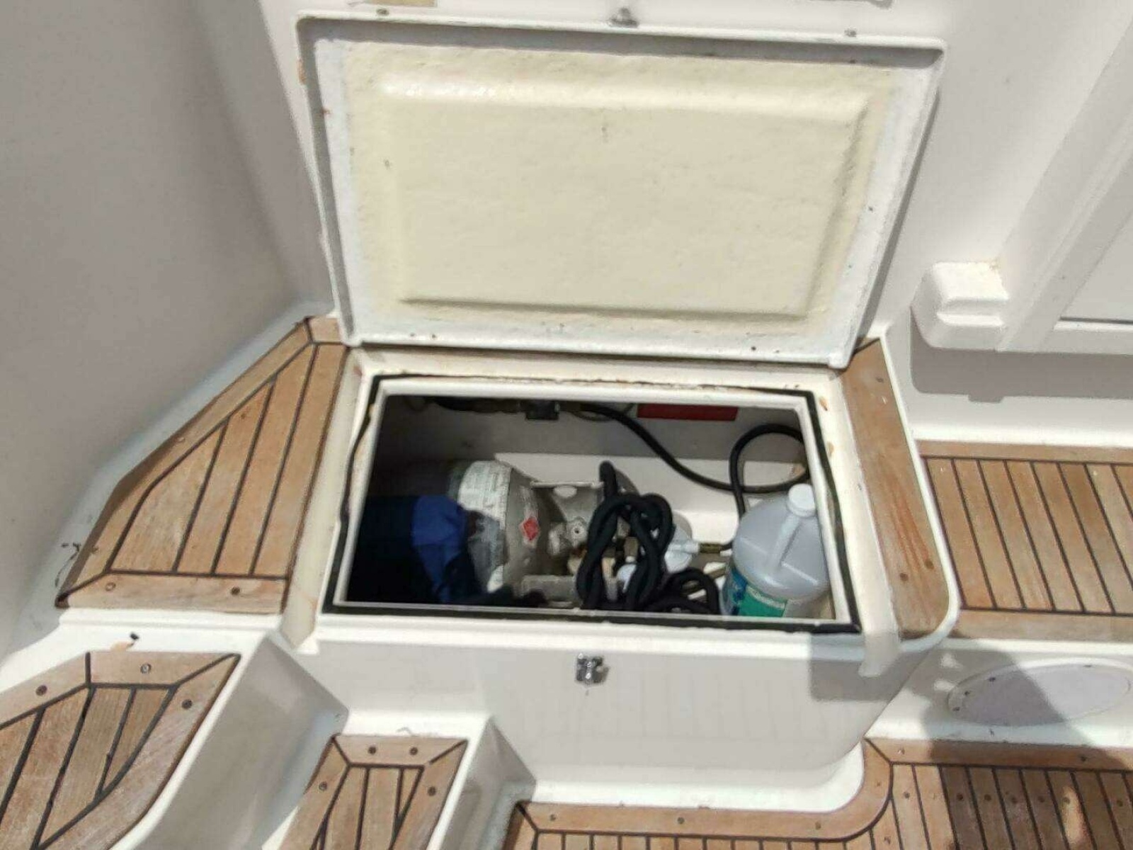 1996 Grand Banks Eastbay 40 Flybridge