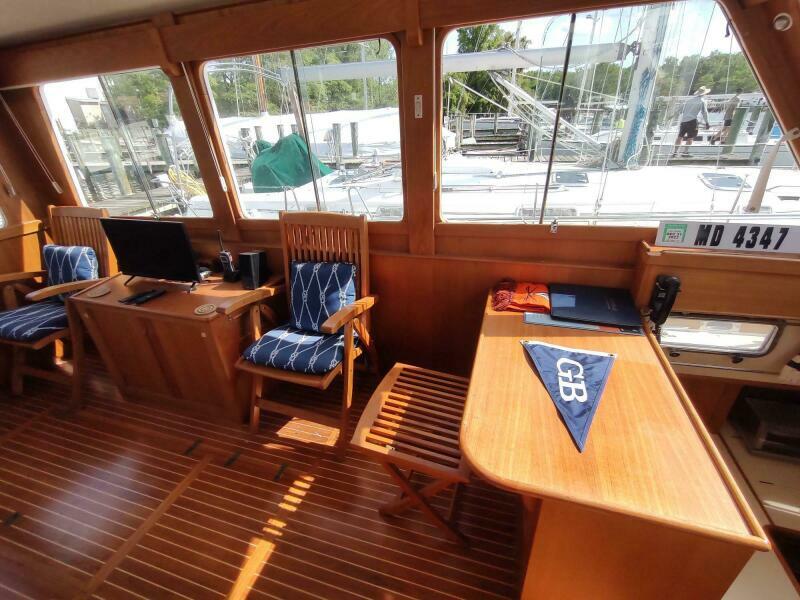 1996 Grand Banks Eastbay 40 Flybridge