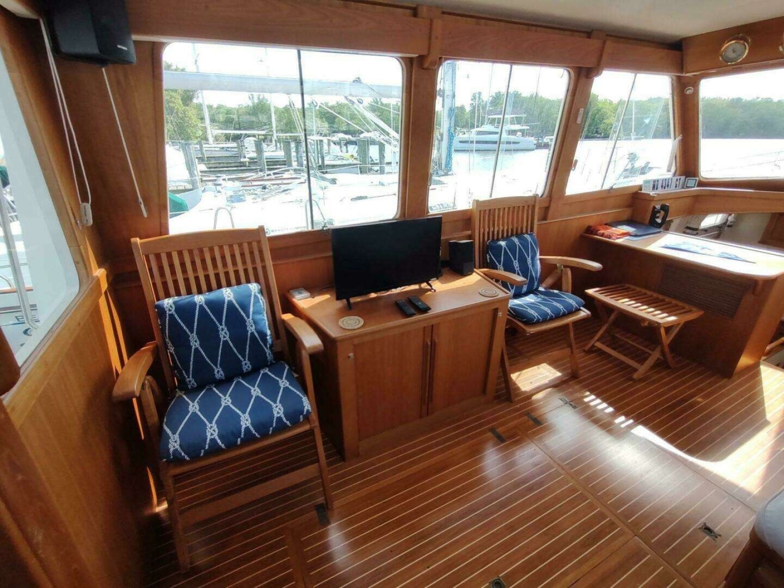 1996 Grand Banks Eastbay 40 Flybridge