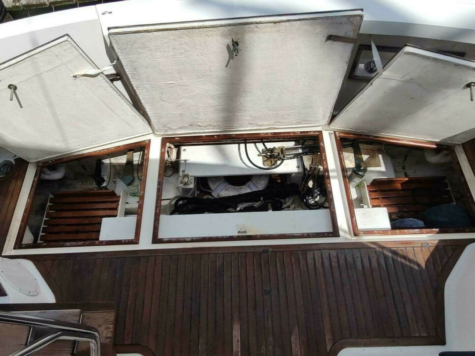 1996 Grand Banks Eastbay 40 Flybridge