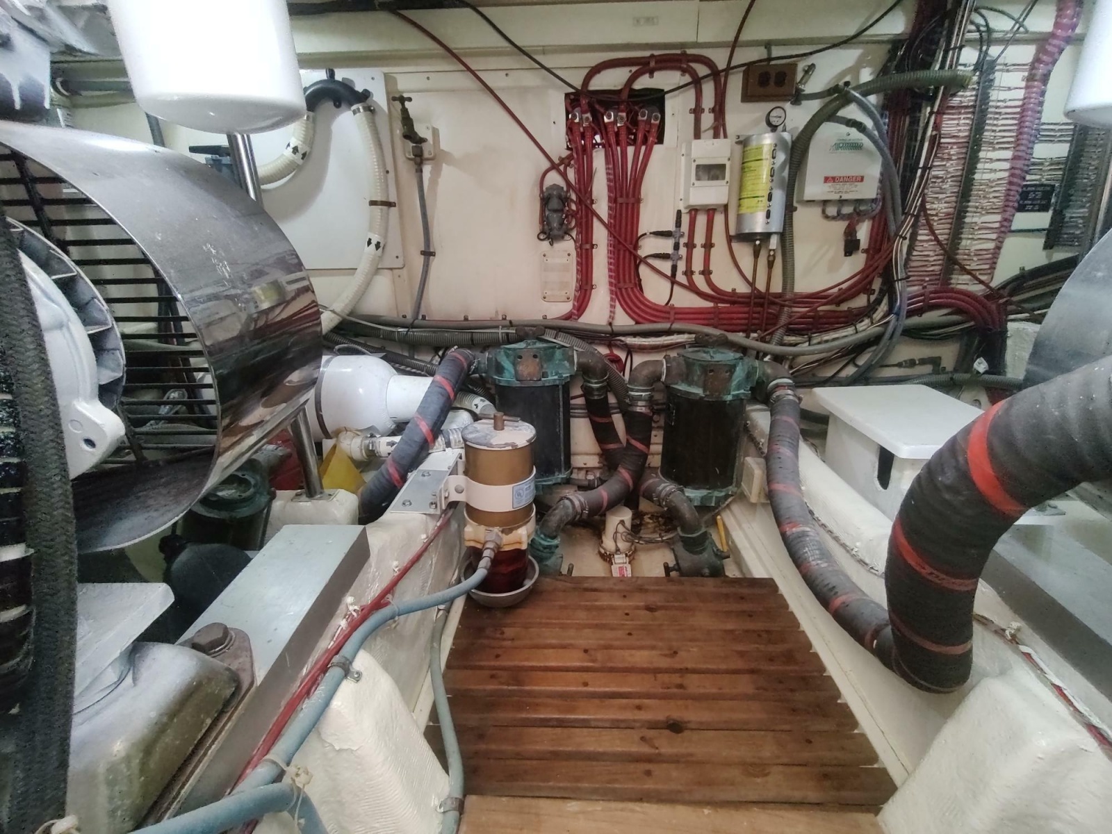 1996 Grand Banks Eastbay 40 Flybridge