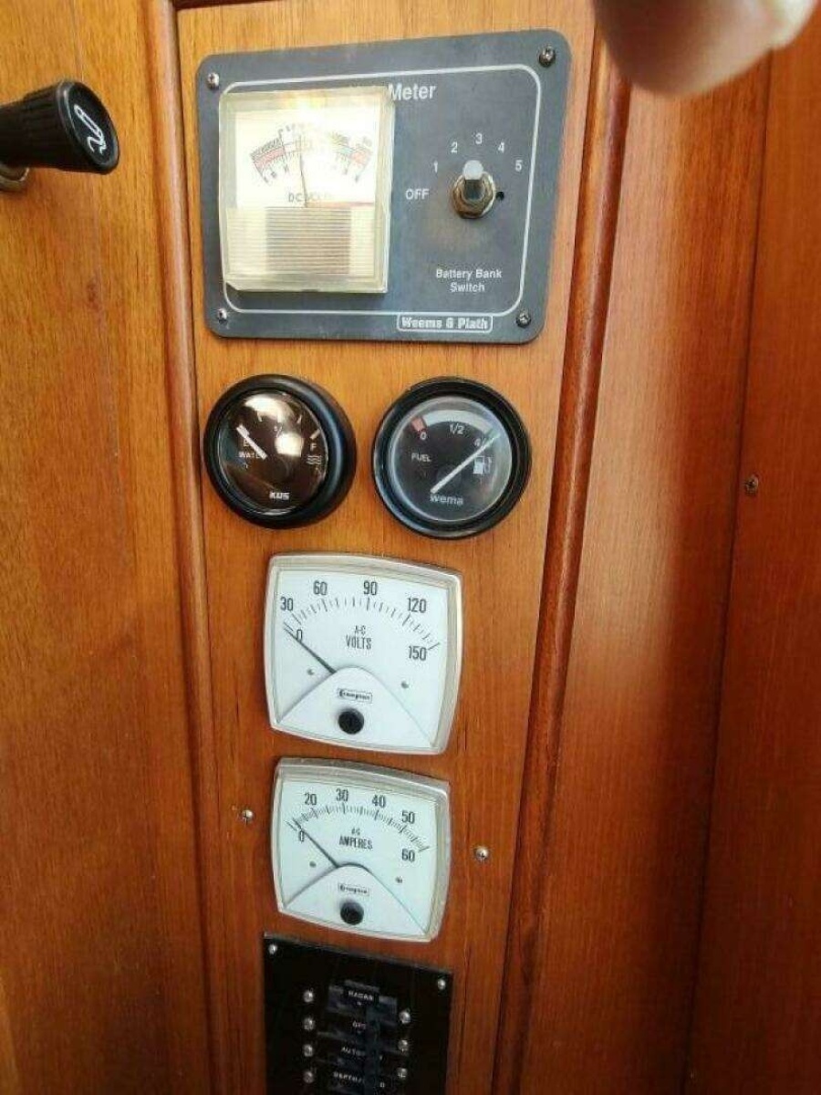 1996 Grand Banks Eastbay 40 Flybridge