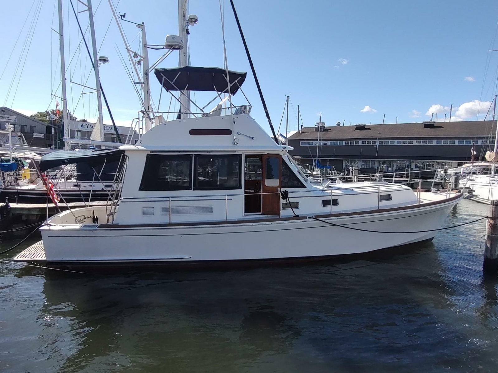 1996 Grand Banks Eastbay 40 Flybridge