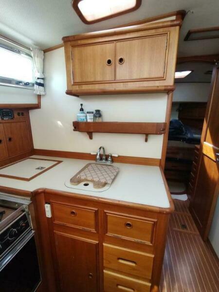 1996 Grand Banks Eastbay 40 Flybridge