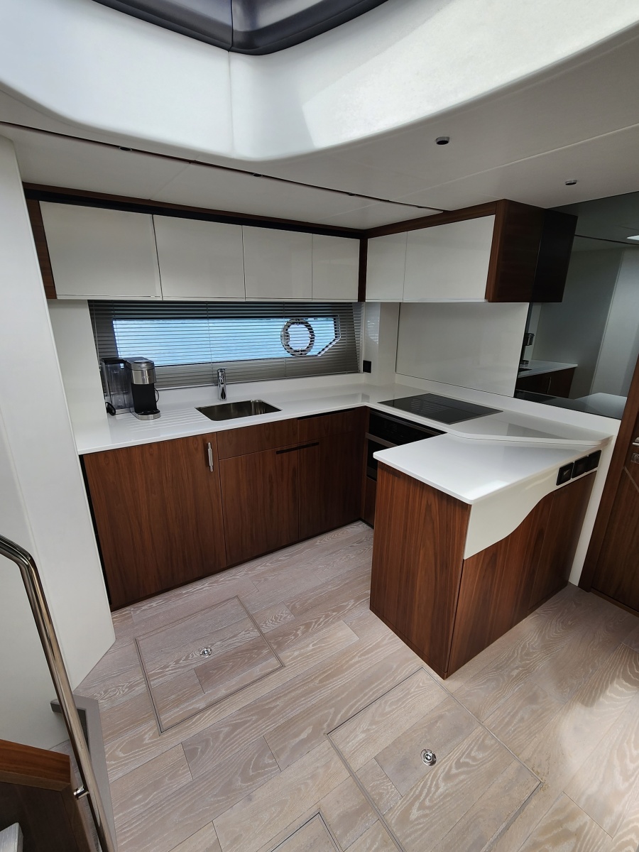 2023 Sunseeker 55 Predator EVO