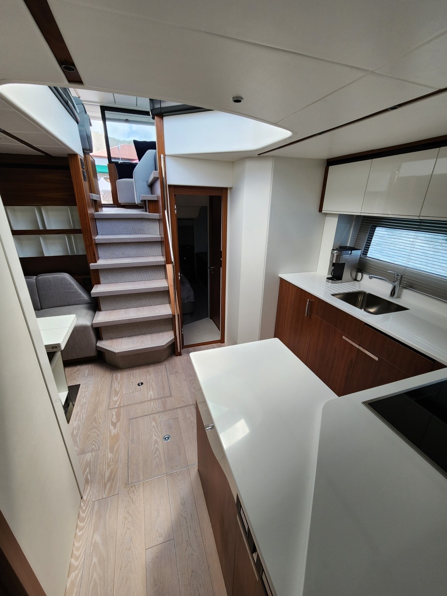 2023 Sunseeker 55 Predator EVO