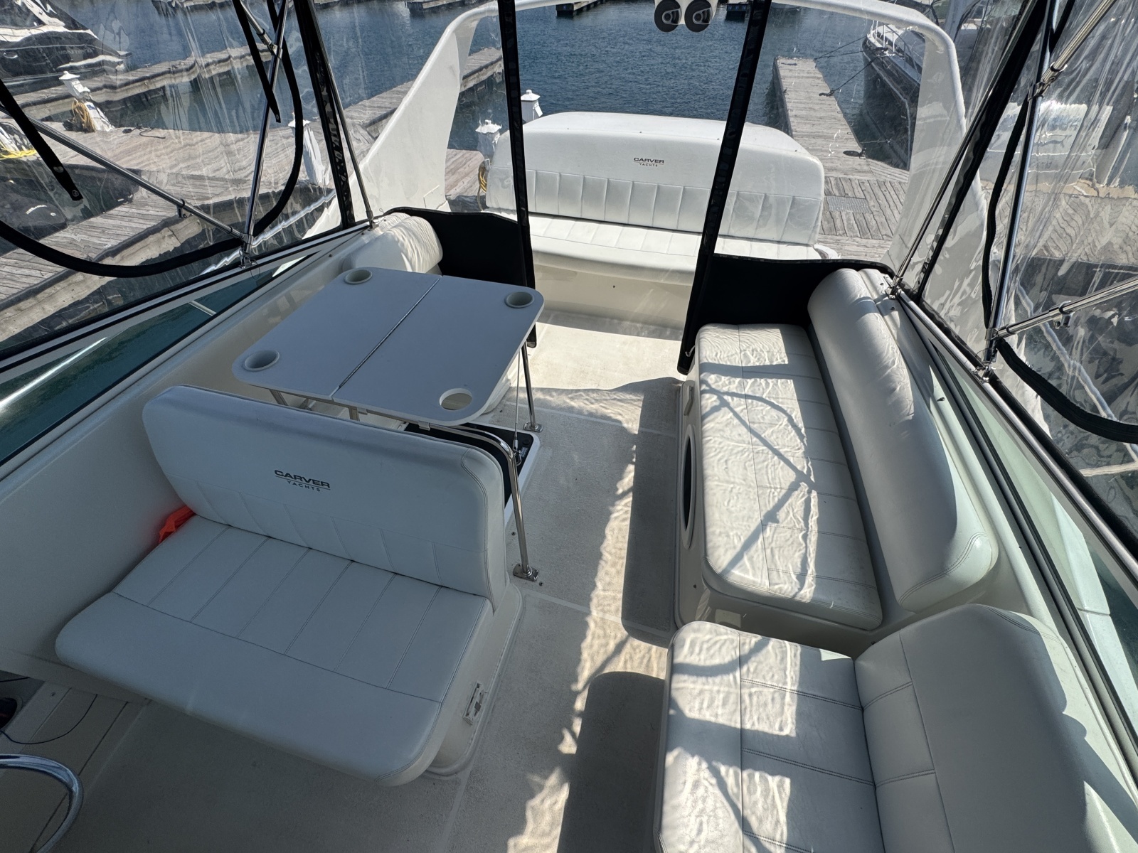 1998 Carver 35 Mariner