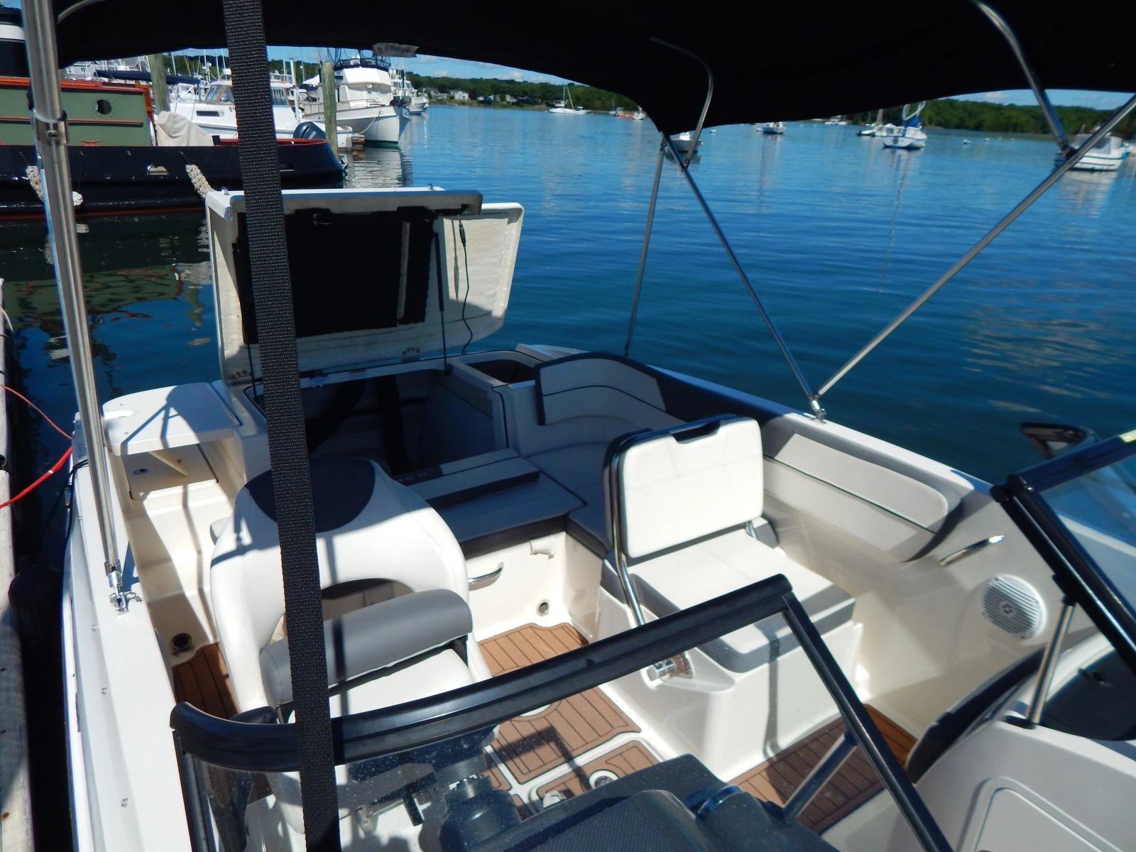 2017 Bayliner VR5