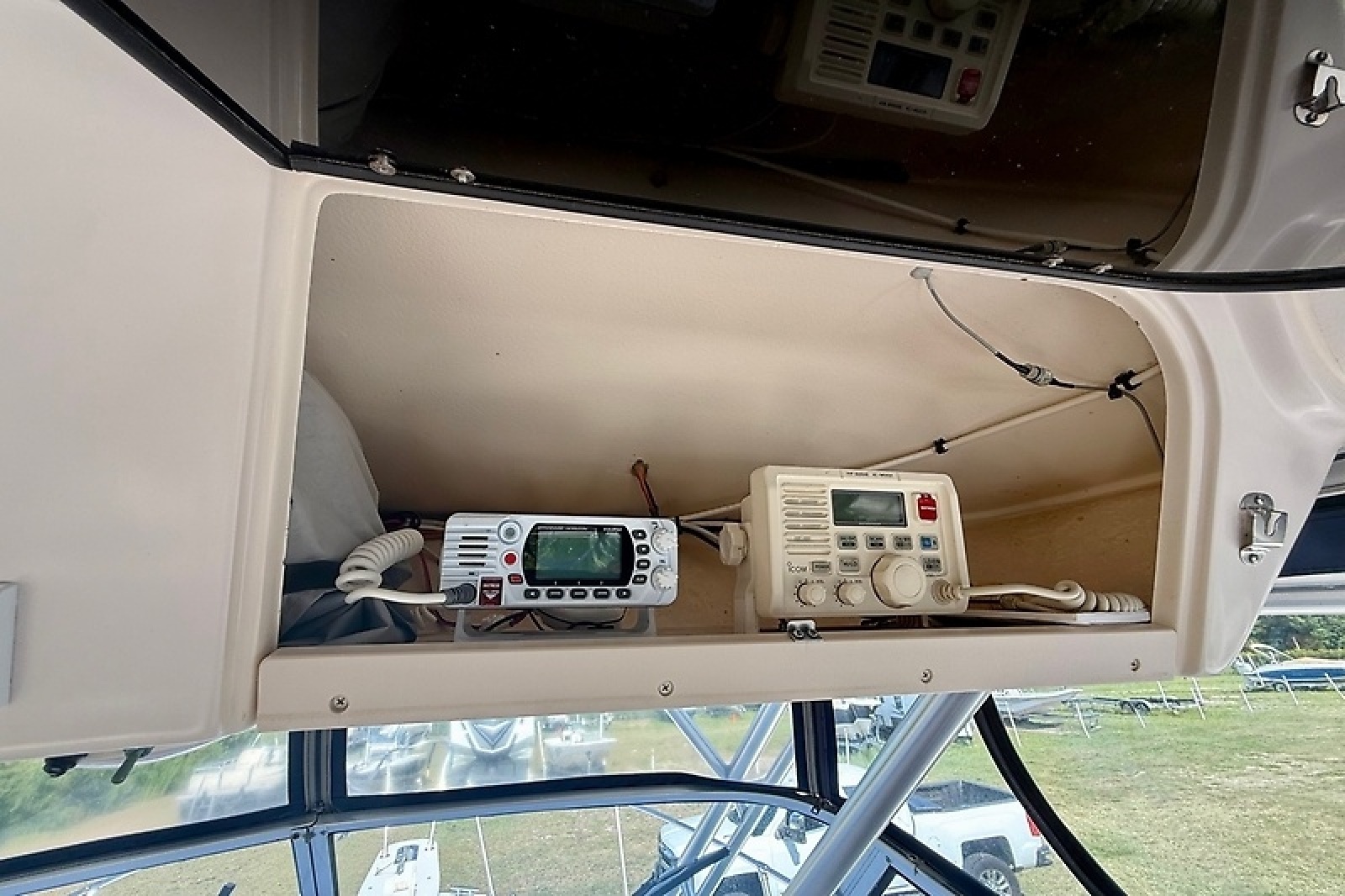 2004 Grady-White Marlin 300 — 0005775642
