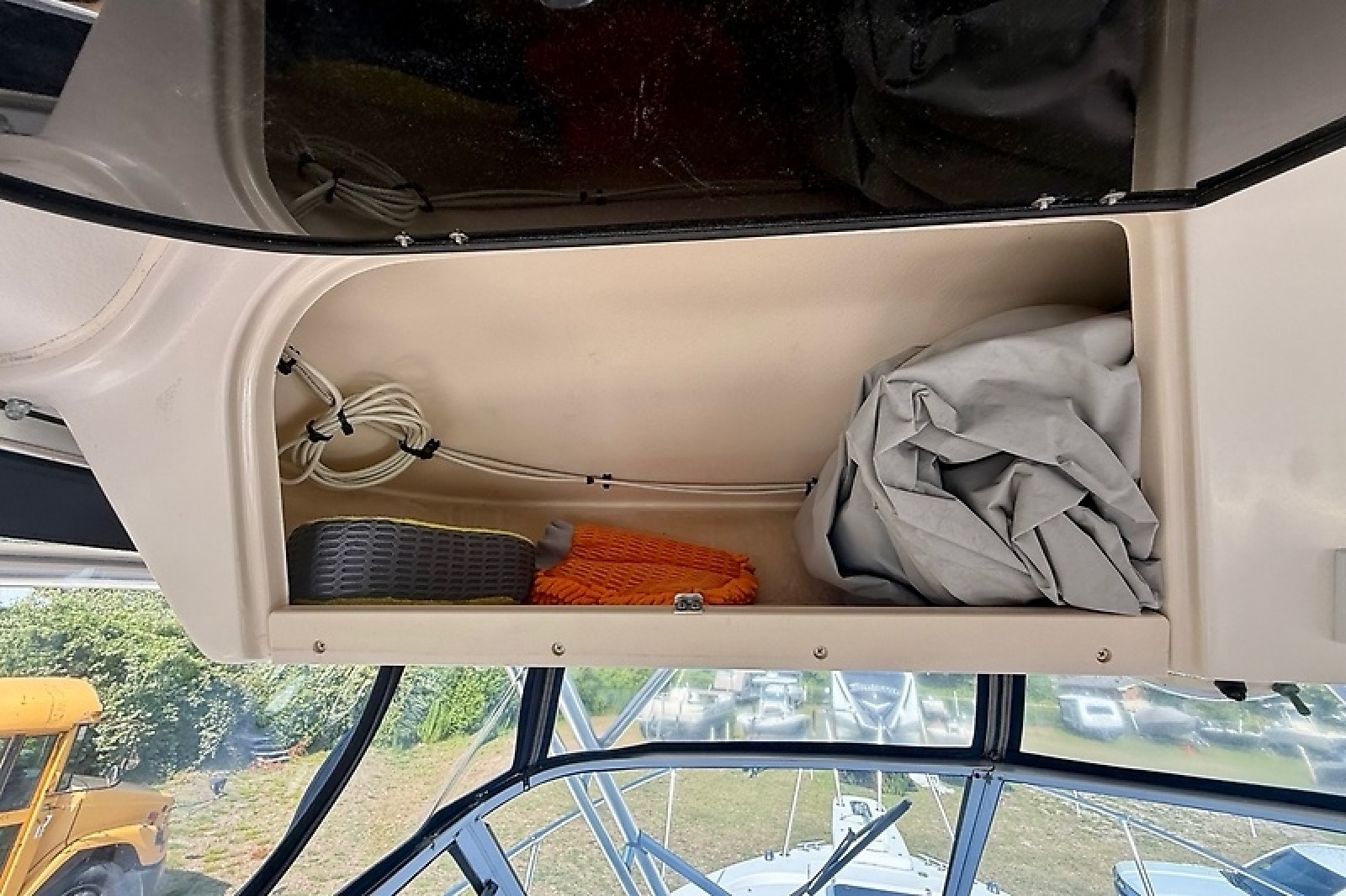2004 Grady-White Marlin 300 — 0005775656